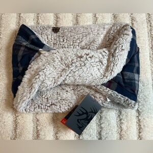 Legendary Whitetails Reversible Scarf